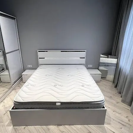 Luxury In 1 Apartment *